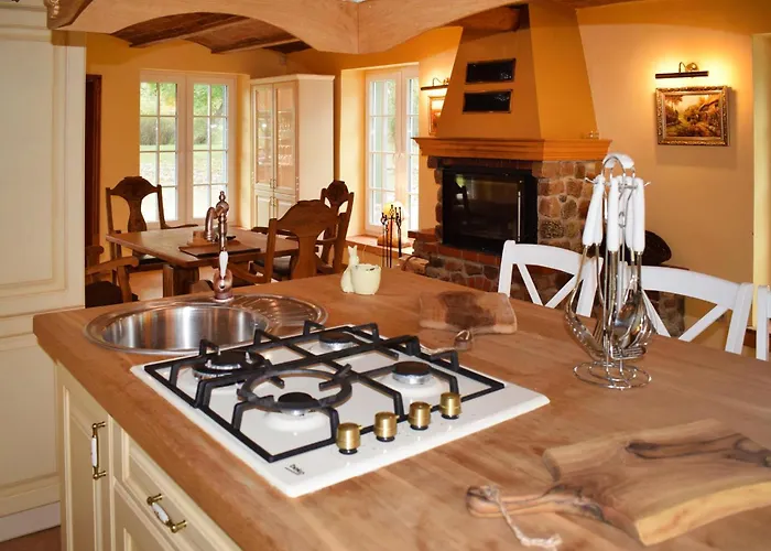 Holiday home 5 Bedroom Pet Friendly In